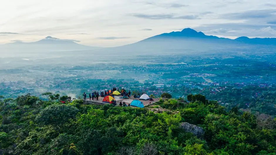 Pemandangan destinasi wisata alam untuk liburan hemat